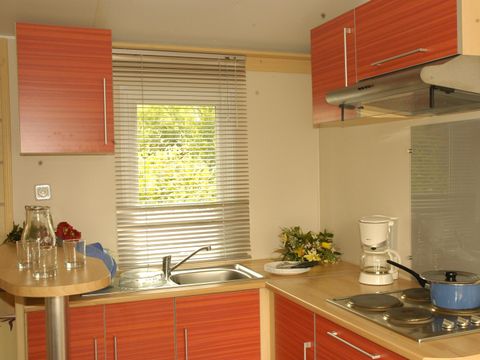 MOBILHOME 8 personnes - CLASSIC35-3  >10ans - maxi 6 adultes - TV, 3 chambres, environ 35m²