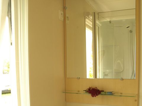 MOBILHOME 8 personnes - CLASSIC35-3  >10ans - maxi 6 adultes - TV, 3 chambres, environ 35m²