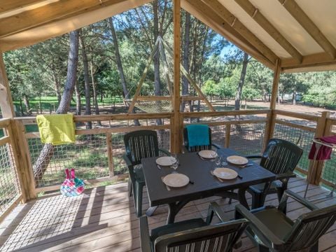 HÉBERGEMENT INSOLITE 5 personnes - INSOLITE 25-2 (Cabane sur pilotis Ecologe) >10ans  ; maxi 4 adultes (Lits superposés) TV