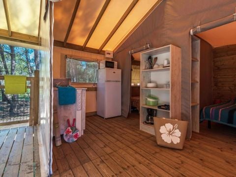 HÉBERGEMENT INSOLITE 5 personnes - INSOLITE 25-2 (Cabane sur pilotis Ecologe) >10ans  ; maxi 4 adultes (Lits superposés) TV