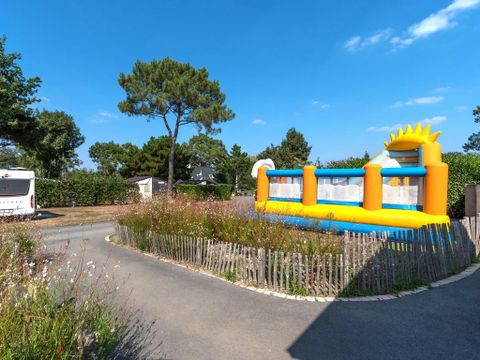 MOBILHOME 6 personnes - CLASSIC 30-3LS (Mobil home Visio) >10ans - maxi 4 adultes - TV, 3 chambres (lits superposés), environ 30m²