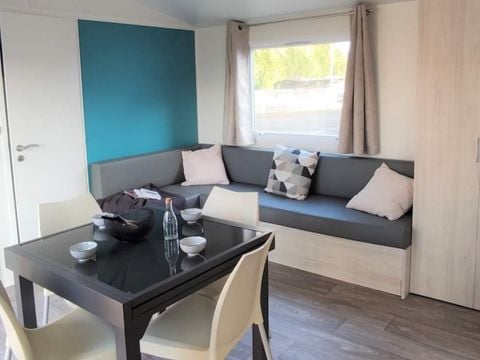 MOBILHOME 8 personnes - PRIVILEGE 40-4 (Mobil-home) - TV, LV, grille-pain, caf expresso, 4 ch, env. 40m² - MAX 7 ADULTES /