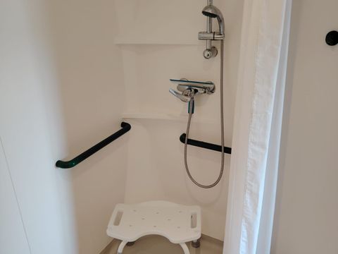 MOBILHOME 3 personnes - Classique 2 chambres - adapté personne à mobilité réduite