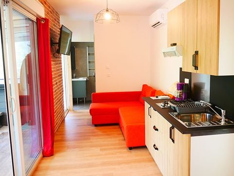 HÉBERGEMENT INSOLITE 2 personnes - Container Spa et Sauna