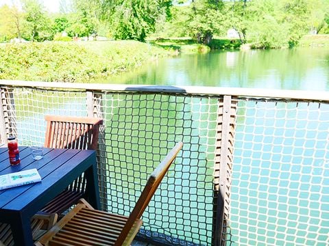 Hébergement 4 personnes - Cabane Flottante Ariel