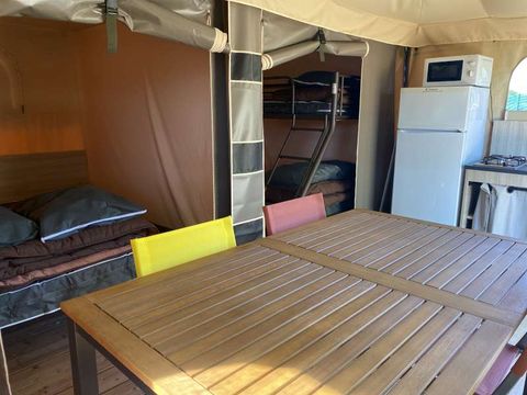TENTE TOILE ET BOIS 4 personnes - Marquises, sans sanitaires
