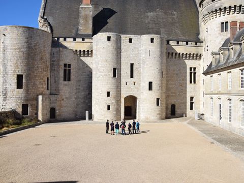 Hébergement 2 personnes - Pod 1 chambre (sans sanitaires) + Terrasse non couverte 6m² + Vue sur la Loire
