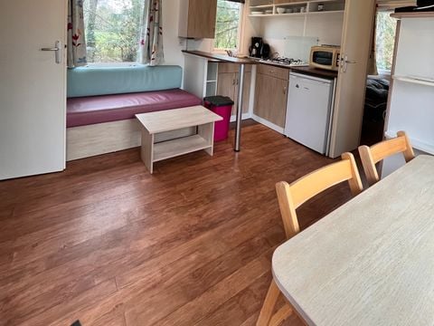Mobilhome 4 personnes - Standard 25m² 2 chambres + Terrasse + TV + Climatisation