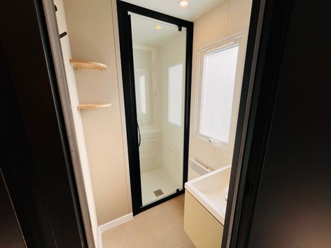 Mobilhome 4 personnes - NEW -Standard Plus 26m² 2 chambres + Terrasse + TV + Climatisation