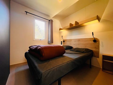 Mobilhome 4 personnes - NEW -Standard Plus 26m² 2 chambres + Terrasse + TV + Climatisation