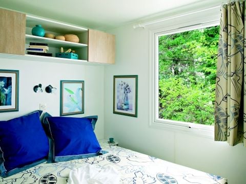 Mobilhome 5 personnes - Standard 29m² 2 chambres + Terrasse 12m² + TV + Climatisation