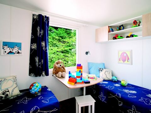 Mobilhome 5 personnes - Standard 29m² 2 chambres + Terrasse 12m² + TV + Climatisation