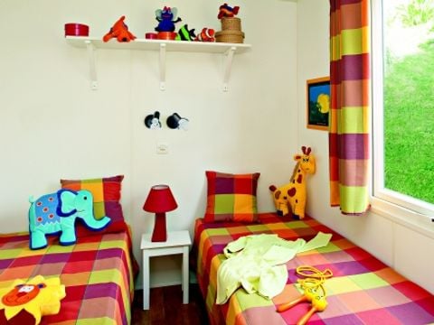 Mobilhome 6 personnes - Famille Standard 34m² 3 chambres + terrasse intégrée 6m² + TV + Clim + Kit bébé