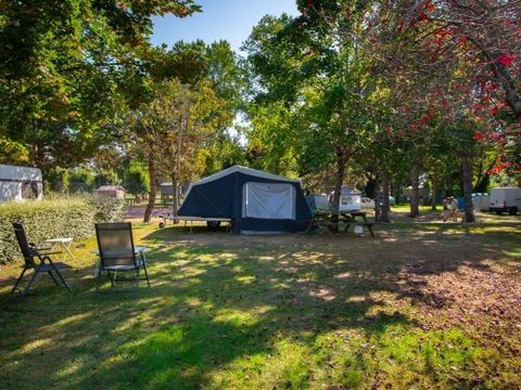 Flower Camping le Jardin de Sully - Camping Loiret - Image N°13