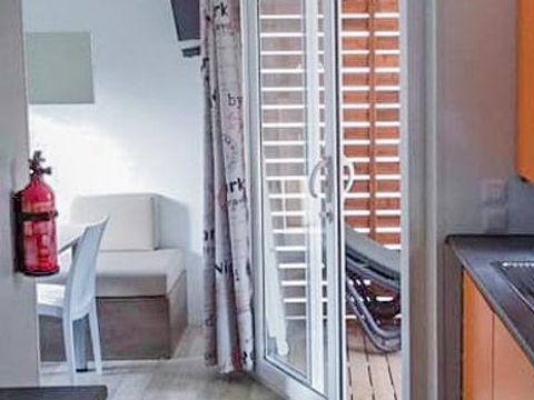 MOBILHOME 5 personnes - Sunêlia Prestige Déclik 2 chambres 35m² - TV - Terrasse semi- couverte