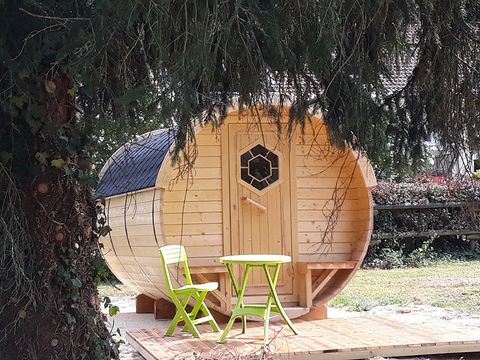 HÉBERGEMENT INSOLITE 2 personnes - BARREL (sans sanitaires, sans cuisine)