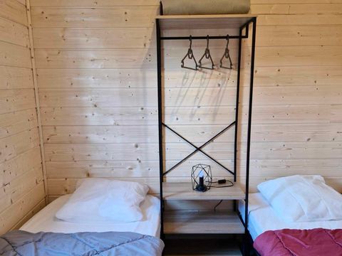 CHALET 4 personnes - JONQUILLE- 2 chambres - terrasse couverte -