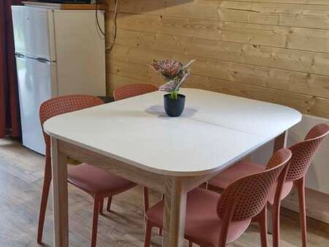 CHALET 4 personnes - JONQUILLE- 2 chambres - terrasse couverte -
