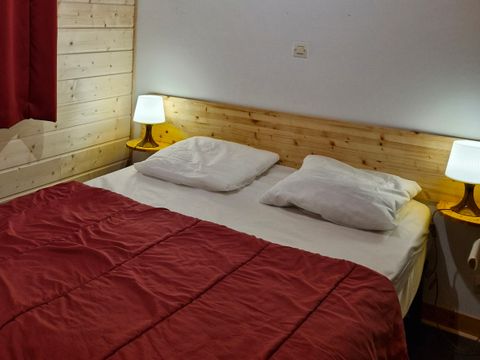 CHALET 5 personnes - Chalet JONQUILLE - 2 chambres - terrasse couverte