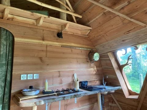 HÉBERGEMENT INSOLITE 4 personnes - L'ALCHIMISTE géodésique confortable en bois 38m2 - 4 personnes