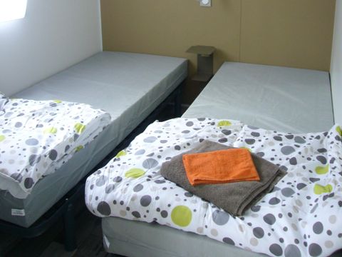 MOBILHOME 8 personnes - KORRIGAN Mobil-home Confort 40m² - 4 chambres- 8pers max