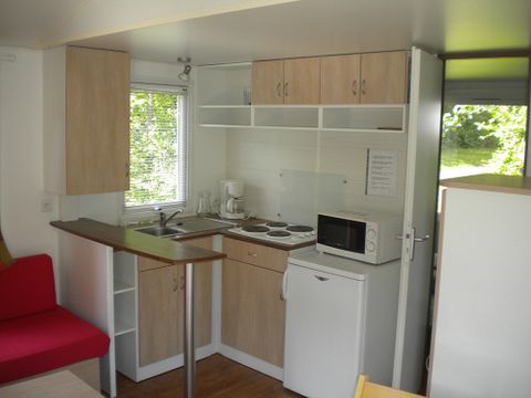 MOBILHOME 4 personnes - Mobil-home Standard 20m² (2 chambres) + TV + Terrasse semi-couverte 8m²