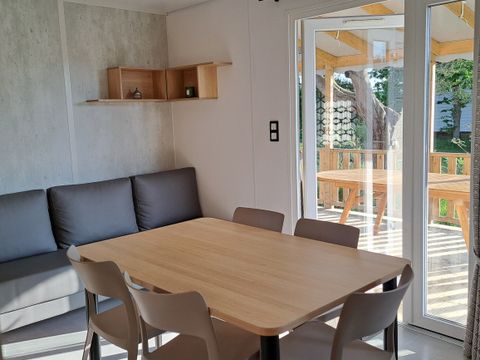 MOBILHOME 8 personnes - CONFORT  6/8 personnes / 3 chambres/ Terrasse