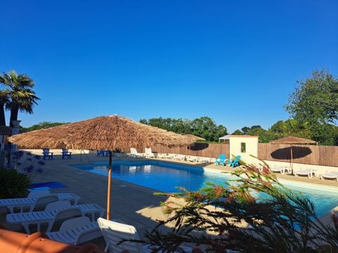 MOBILHOME 8 personnes - CONFORT  6/8 personnes / 3 chambres/ Terrasse