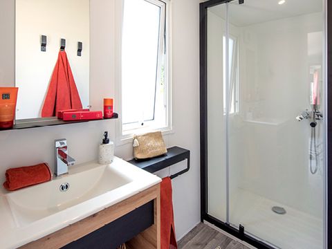 Mobilhome 6 personnes - PREMIUM - 3 chambres - Jacuzzi