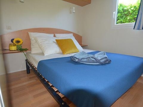 MOBILHOME 4 personnes - FLORES 31m² - 2 chambres  + terrasse