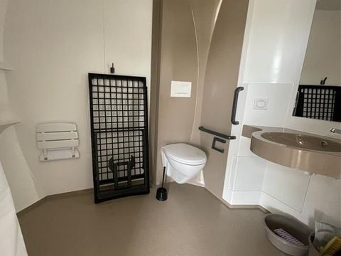 MOBILHOME 4 personnes - Mobilhome PMR - 2 chambres + terrasse couverte