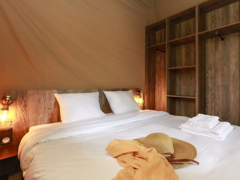 TENTE TOILE ET BOIS 5 personnes - Confort 34m² (2 chambres) - avec sanitaires