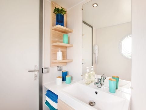 MOBILHOME 4 personnes - Confort 28m² (2 chambres) + Terrasse + TV