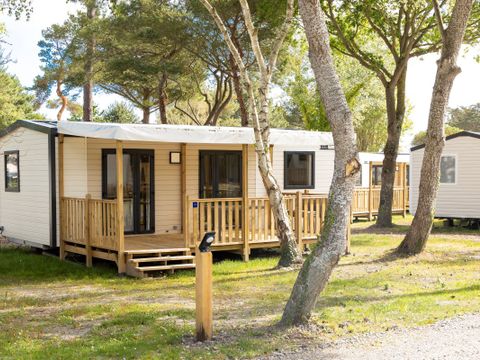 MOBILHOME 6 personnes - Premium 40m² (3 chambres) + Terrasse + TV + lave-vaisselle