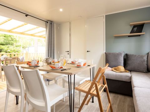MOBILHOME 6 personnes - Premium 40m² (3 chambres) - 2 salles de bain + Terrasse + TV + lave-vaisselle