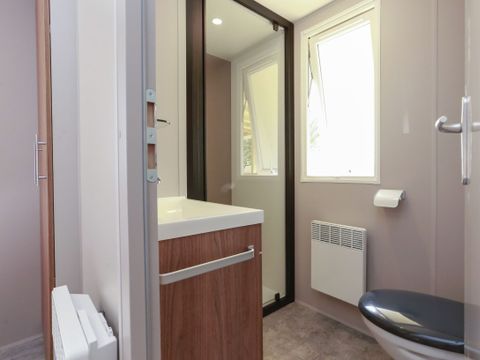 MOBILHOME 6 personnes - Premium 40m² (3 chambres) - 2 salles de bain + Terrasse + TV + lave-vaisselle