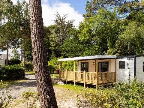 MOBILHOME 6 personnes - Premium 40m² (3 chambres) - 2 salles de bain + Terrasse + TV + lave-vaisselle