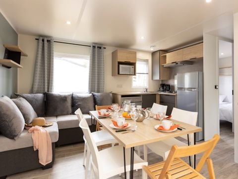 MOBILHOME 6 personnes - Premium 40m² (3 chambres) - 2 salles de bain + Terrasse + TV + lave-vaisselle