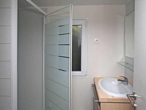MOBILHOME 2 personnes - 1 chambre avec terrasse