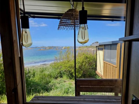 HÉBERGEMENT INSOLITE 4 personnes - Tiny lodge 2 Chambres 4 Personnes, vue mer