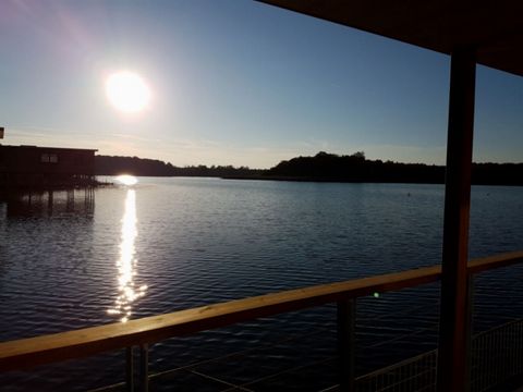 HÉBERGEMENT INSOLITE 4 personnes - Nenuphar