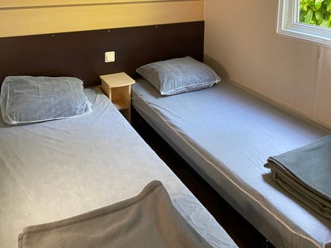 Mobilhome 6 personnes - 37m² - 3 chambres avec terrasse