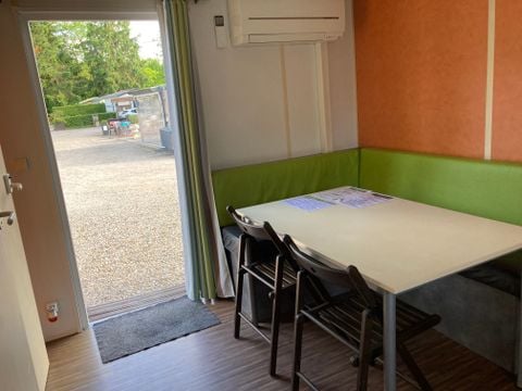 MOBILHOME 2 personnes - 05-Mobil-Home Standard 26m2 (2ch - 1/5 pers.) + TV + Clim - prix pour 2 personnes