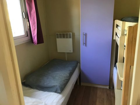 CHALET 2 personnes - 06-Chalet Confort 24m2 (2ch - 1/5 pers.) + Terasse couverte + TV + Clim - prix pour 2 personnes