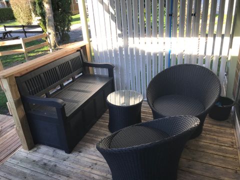 CHALET 2 personnes - 06-Chalet Confort 24m2 (2ch - 1/5 pers.) + Terasse couverte + TV + Clim - prix pour 2 personnes