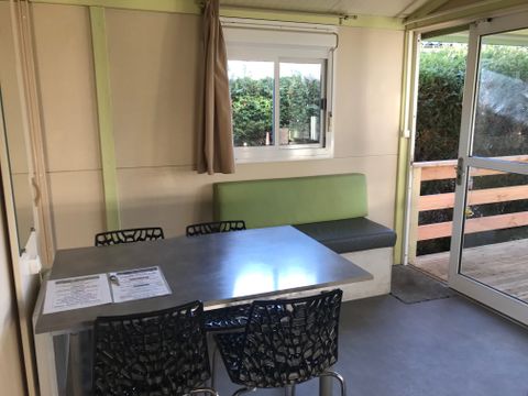 CHALET 2 personnes - 06-Chalet Confort 24m2 (2ch - 1/5 pers.) + Terasse couverte + TV + Clim - prix pour 2 personnes