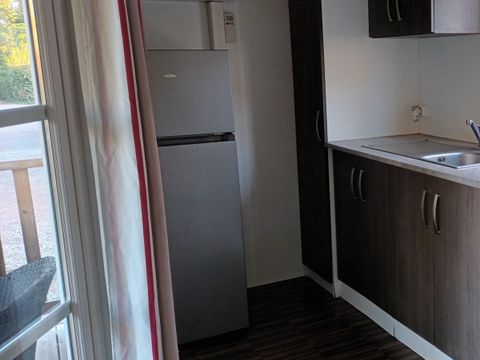 MOBILHOME 2 personnes - 07-Mobil-Home Confort 24 m2 (2ch - 2/4 pers.) + petite terrasse couverte + TV + Clim - prix pour 2 personnes
