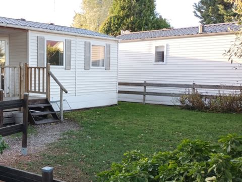 MOBILHOME 2 personnes - 07-Mobil-Home Confort 24 m2 (2ch - 2/4 pers.) + petite terrasse couverte + TV + Clim - prix pour 2 personnes