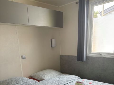 MOBILHOME 2 personnes - 13-La Folle entreprise 32m2 (2ch - 2/6pers.) + Jaccuzzi + Lits faits + serviette + kit boissons + TV - prix pour 2 personnes