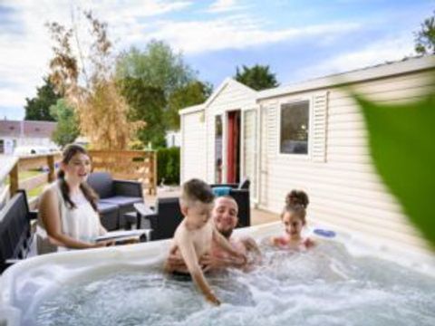 BUNGALOW 2 personnes - 14-Bungalow du Gorguet 40m2 (2ch -2/6pers.) + Jaccuzzi + Lits faits + serviette + kit boisson + TV - prix pour 2 personnes